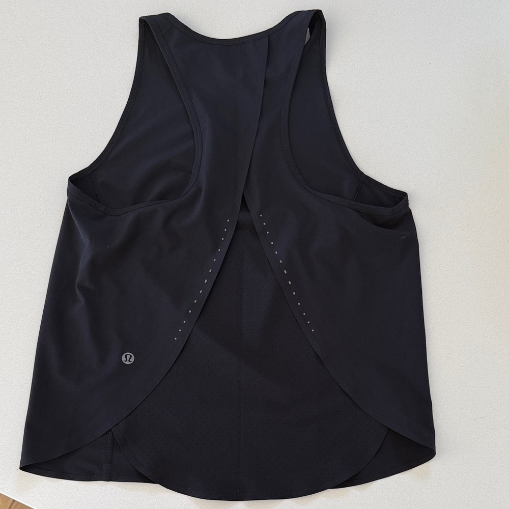 lululemon athletica Black Open-Back Racer Tank size XS/2